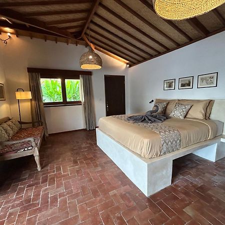 울루와뚜 La Kreyiol B&B 외부 사진